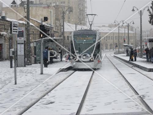 הרכבת הקלה בשלג בירושלים