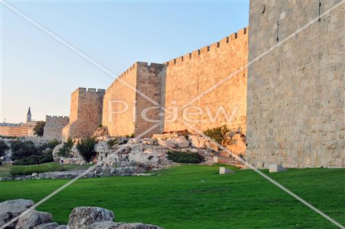 Jerusalem walls