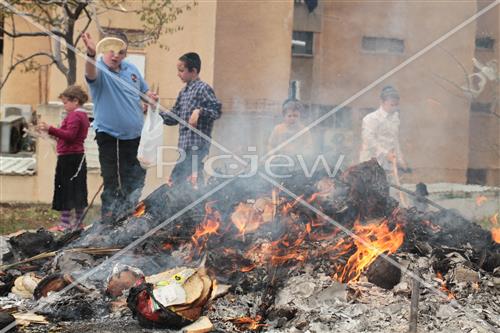 burning chametz