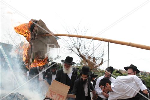 burning chametz