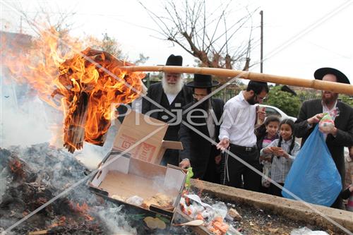 burning chametz