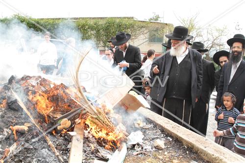 burning chametz