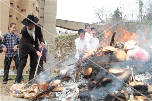 burning chametz