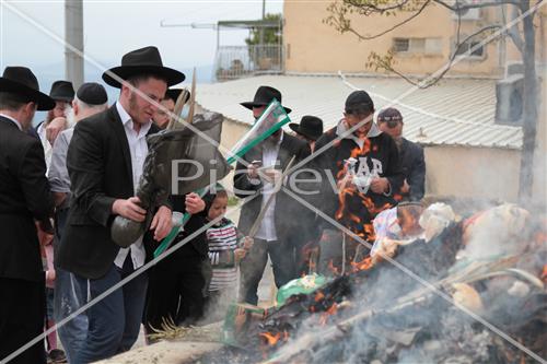 burning chametz