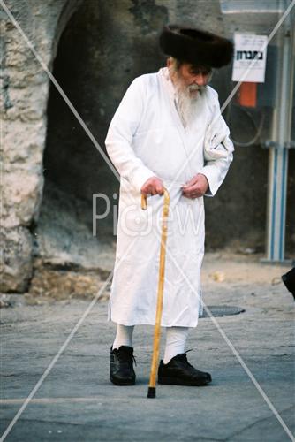 בדרך לבית כנסת