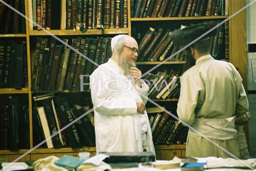 לימוד תורה בבית כנסת