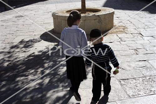 בדרך לחיידר