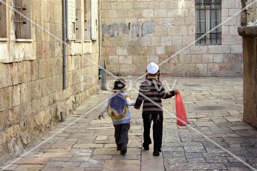 בדרך לחיידר