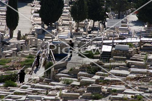 Tombs of the Tzaddikim