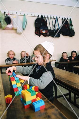 ילדים לומדים בחיידר