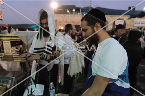 Lag B'Omer in Meron