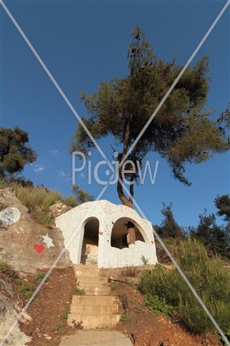 Tomb of Rabbi Crosfdai