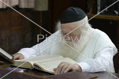 Rabbi Chaim Knivsky