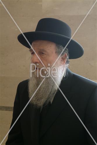 Rabbi Moshe Shapira