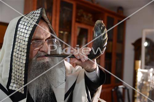 תקיעה בשופר