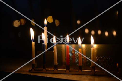 הדלקת חנוכיה 