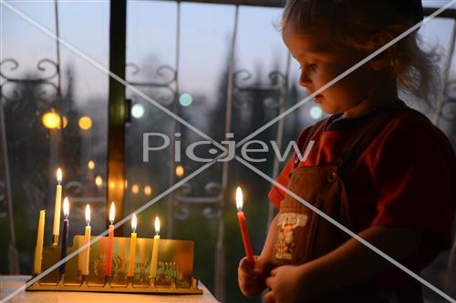 הדלקת חנוכיה 