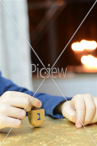 Dreidel game