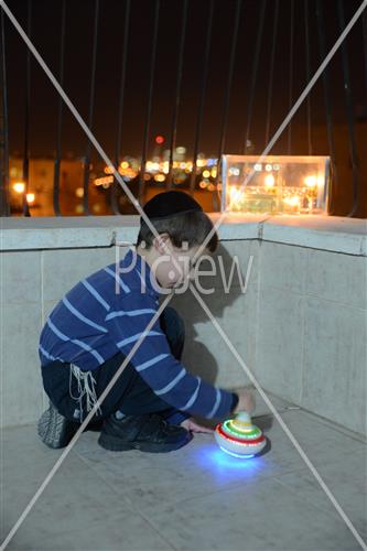 Dreidel game