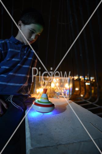 Dreidel game