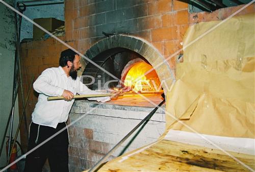 Baking matzos