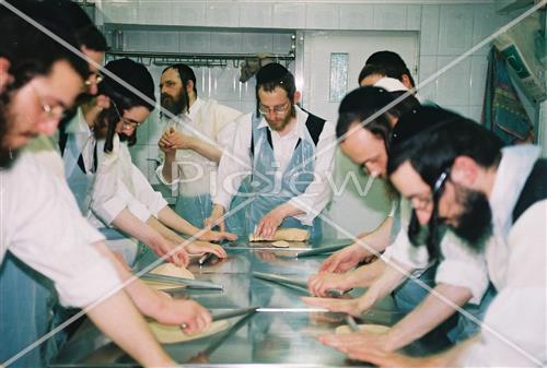 Baking matzos