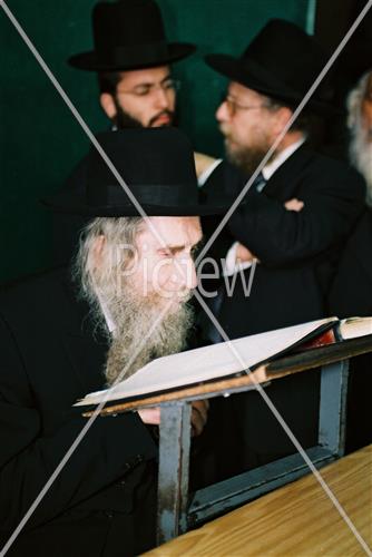 Rabbi Aharon Yehuda Leib Shteinman