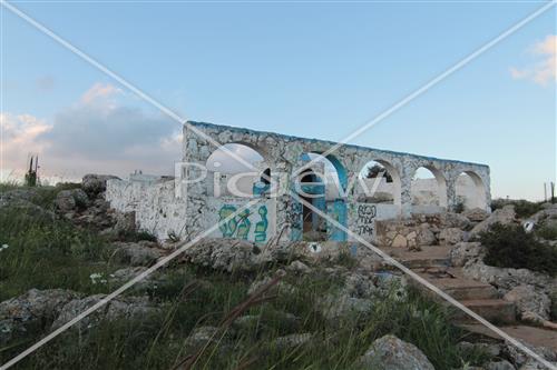 Tomb of Rabbi Elkanah and Bana'ah Amora