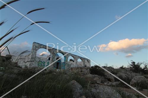 Tomb of Rabbi Elkanah and Bana'ah Amora