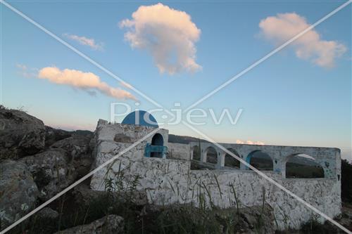 Tomb of Rabbi Elkanah and Bana'ah Amora