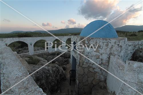 Tomb of Rabbi Elkanah and Bana'ah Amora