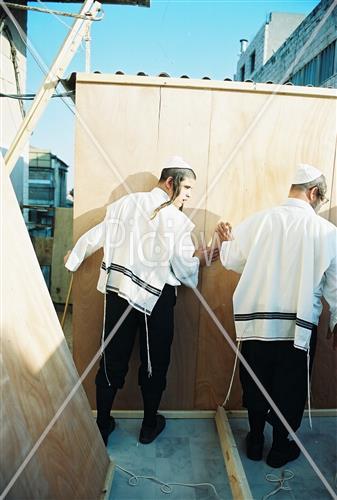 Building a Sukkah