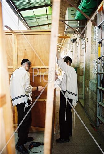 Building a Sukkah