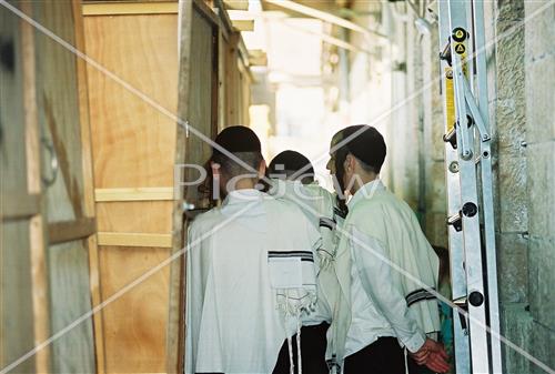 Building a Sukkah