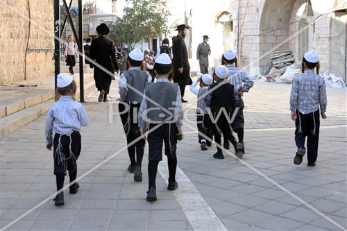 ילדים חוזרים מהחיידר