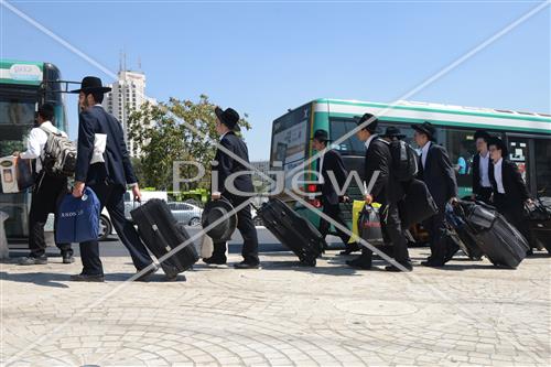 Guys are going to yeshiva