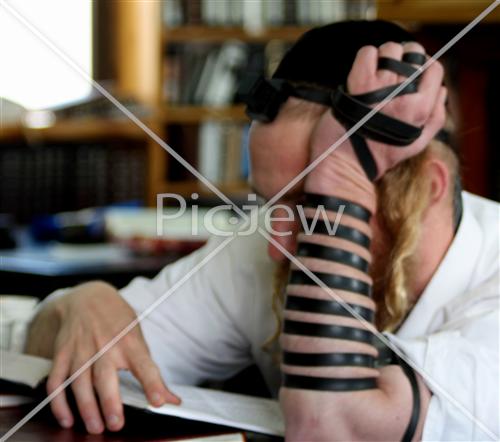Decorated tefillin