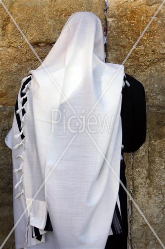 prayer at the Kotel