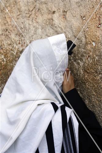 prayer at the Kotel