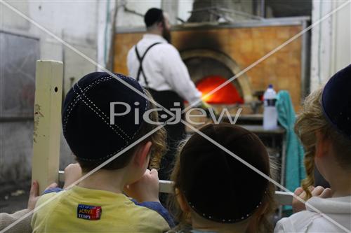 אפיית מצות