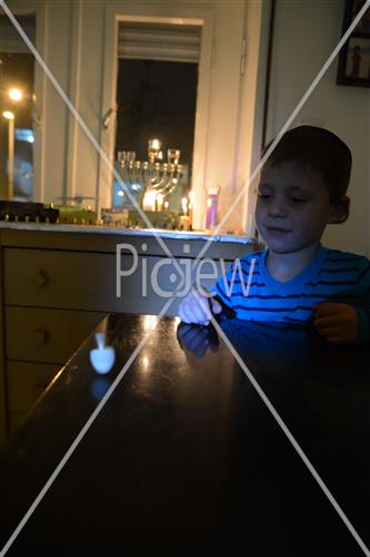 Dreidel game