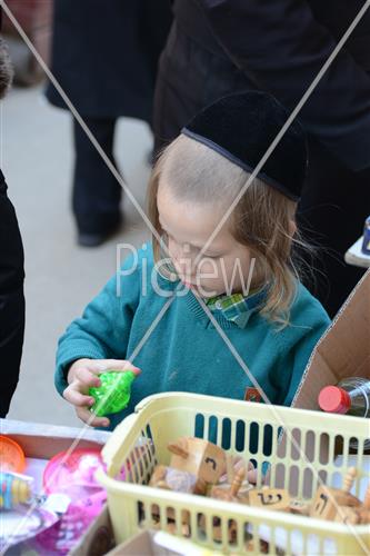 מכירת חנוכיות