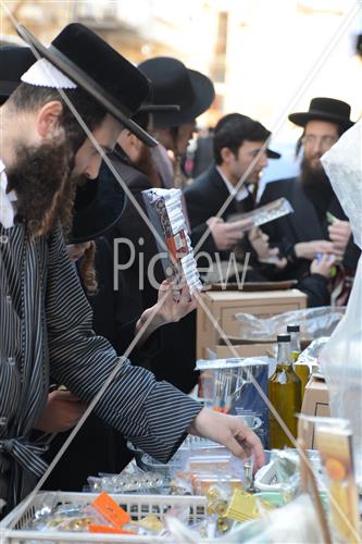 מכירת חנוכיות