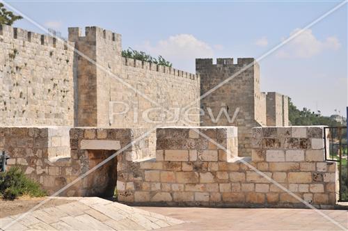 Jerusalem walls