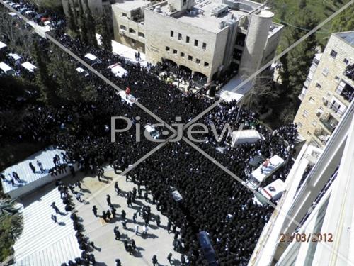 ממעוף הציפור: הלווית הגרח"פ שיינברג זצ"ל בירושלים	