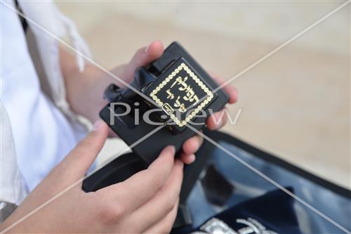 הנחת טלית ותפילין בכותל