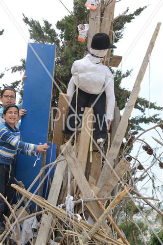 Collecting trees for Lag B'Omer