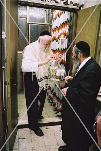 Oil synagogue in honor of Lag BaOmer