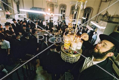 Oil synagogue in honor of Lag BaOmer