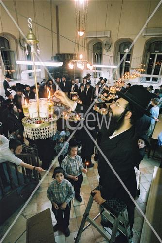 Oil synagogue in honor of Lag BaOmer